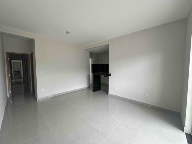 Casa 3 quartos e 2 banheiros, à venda, no bairro Parque Xangri-Lá em Contagem