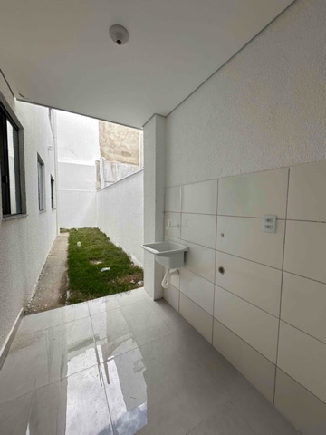 Casa 3 quartos e 2 banheiros, à venda, no bairro Parque Xangri-Lá em Contagem