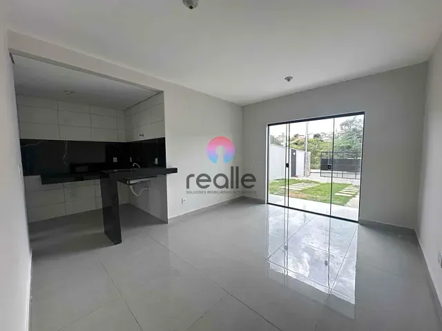 Casa 3 quartos e 2 banheiros, à venda, no bairro Parque Xangri-Lá em Contagem