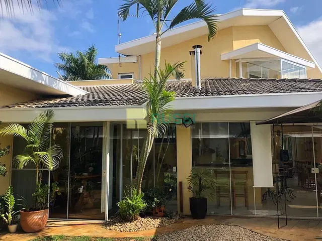Casa com 840m² 4 quartos e 6 banheiros, à venda, no bairro Jardim Altos de Santana em Jacareí