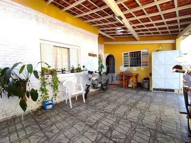 Casa com 125m² 3 quartos e 1 banheiro, à venda, no bairro Vila Jaboticabeira em Taubaté