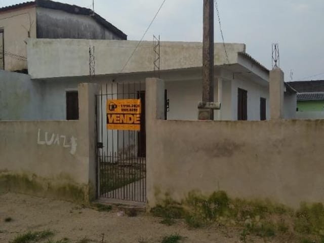 Casa com 160m² 2 quartos e 1 banheiro, à venda, no bairro Três Vendas em Pelotas