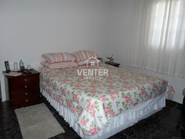 Casa com 13705m² 2 quartos e 2 banheiros, à venda, no bairro Quiririm em Taubaté