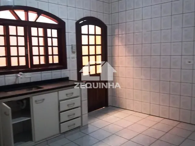 Casa com 138m² 3 quartos e 3 banheiros, à venda, no bairro Jardim Veloso em Osasco