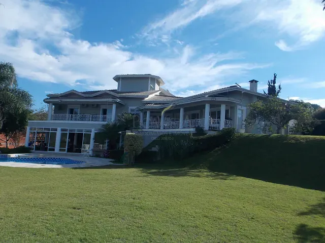 Casa com 2838m² 6 quartos e 8 banheiros, à venda, no bairro Condomínio Jardim das Palmeiras em Bragança Paulista