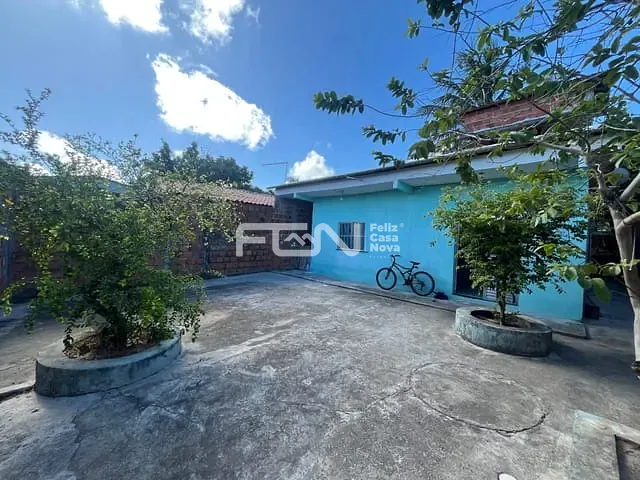 Casa 2 quartos e 2 banheiros, à venda, no bairro Parque das Mangabas em Camaçari