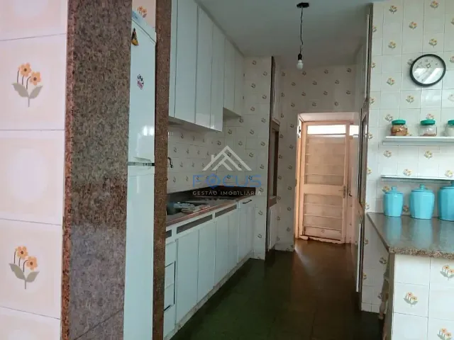 Casa com 500m² 4 quartos e 2 banheiros, à venda ou para alugar, no bairro Parque do Colégio em Jundiaí