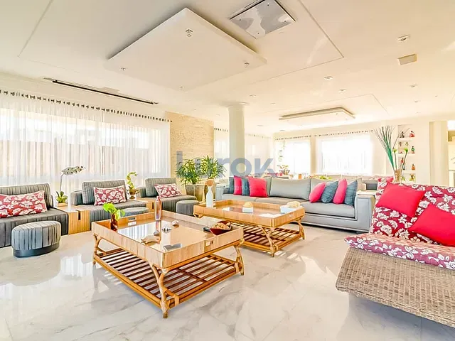 Casa com 1440m² 10 quartos e 14 banheiros, à venda, no bairro Balneário Praia do Pernambuco em Guarujá