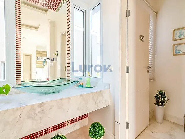 Casa com 1440m² 10 quartos e 14 banheiros, à venda, no bairro Balneário Praia do Pernambuco em Guarujá