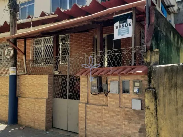 Casa 2 quartos e 2 banheiros, à venda, no bairro Centro em Mangaratiba