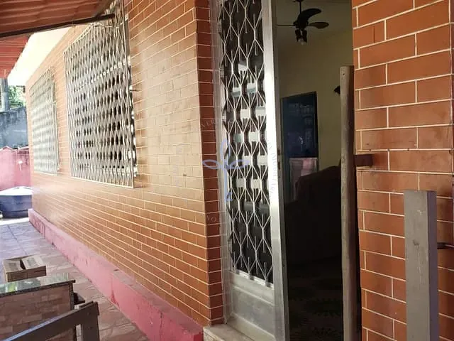 Casa 2 quartos e 2 banheiros, à venda, no bairro Centro em Mangaratiba
