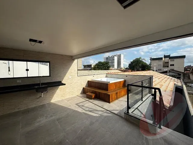 Casa com 135m² 3 quartos e 4 banheiros, à venda, no bairro Caiçara em Praia Grande