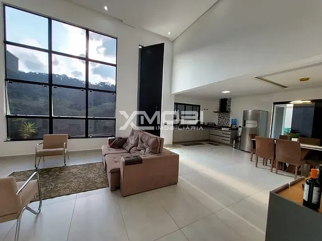 Casa com 630m² 3 quartos e 2 banheiros, à venda, no bairro Condominio Quintas da Boa Vista em Atibaia