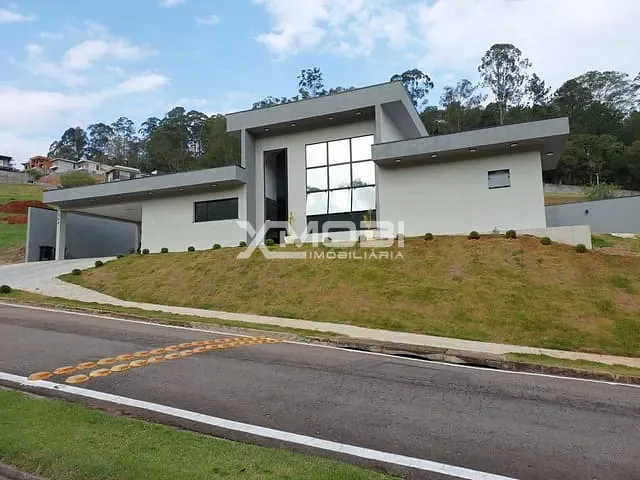 Casa com 630m² 3 quartos e 2 banheiros, à venda, no bairro Condominio Quintas da Boa Vista em Atibaia