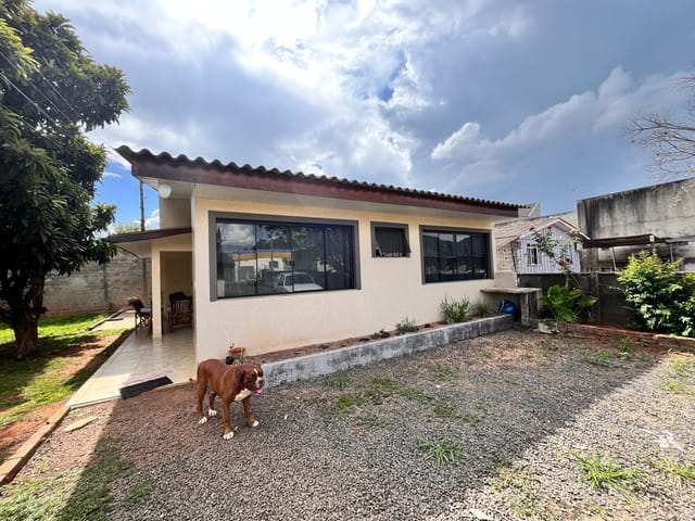 Casa com 600m² 3 quartos e 2 banheiros, à venda, no bairro Oficinas em Ponta Grossa