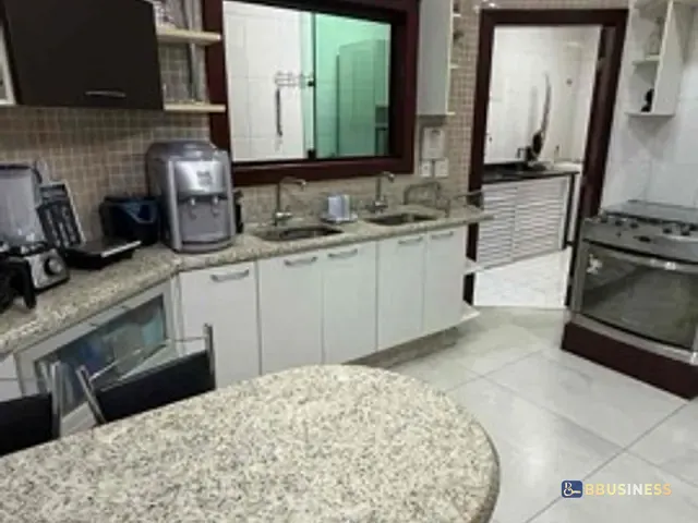 Casa com 360m² 5 quartos e 5 banheiros, à venda, no bairro Parque Aurora em Campos dos Goytacazes