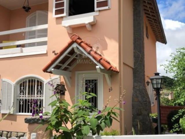 Casa à venda ou para alugar, no bairro Quitandinha em Petrópolis