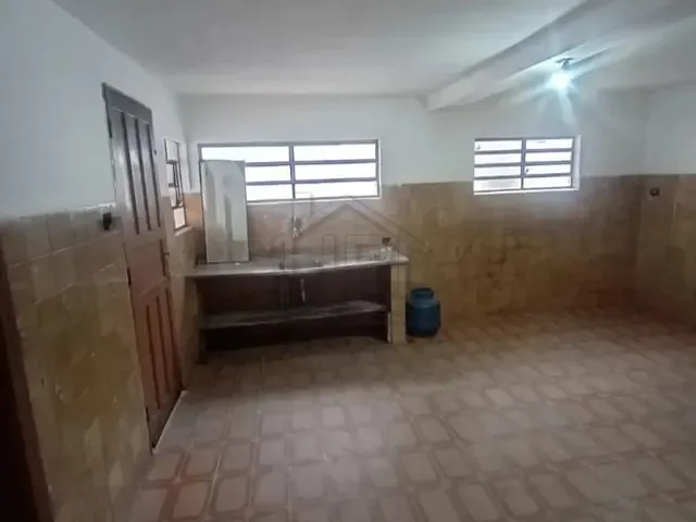 Casa com 360m² 3 quartos e 2 banheiros, à venda, no bairro Vila Assis Brasil em Mauá