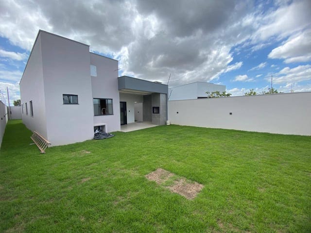 Casa com 324m² 3 quartos e 1 banheiro, à venda, no bairro Sonhalto Videira em Sinop