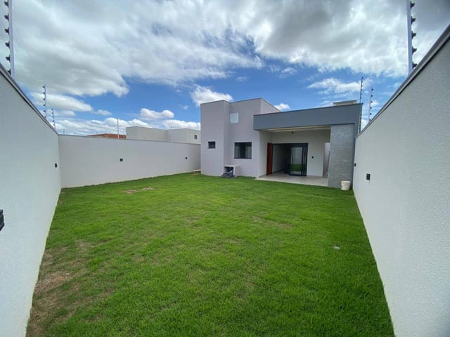 Casa com 324m² 3 quartos e 1 banheiro, à venda, no bairro Sonhalto Videira em Sinop