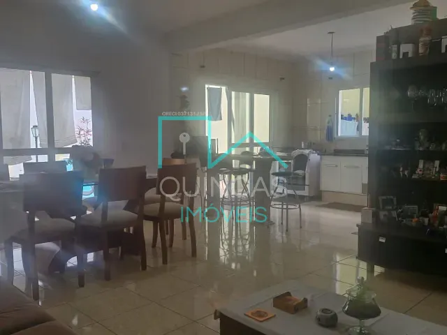 Casa com 250m² 3 quartos e 2 banheiros, à venda, no bairro Loteamento Reserva Ermida em Jundiaí