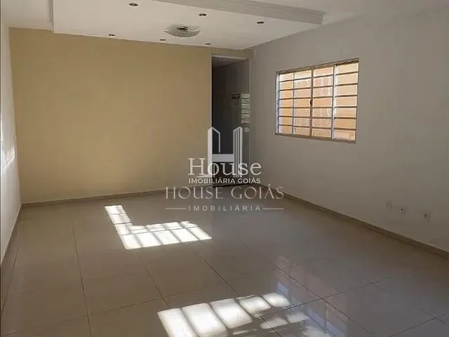 Casa com 233m² 4 quartos e 5 banheiros, à venda, no bairro Parque Anhanguera em Goiânia