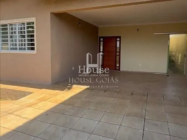 Casa com 233m² 4 quartos e 5 banheiros, à venda, no bairro Parque Anhanguera em Goiânia