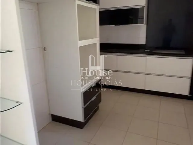 Casa com 233m² 4 quartos e 5 banheiros, à venda, no bairro Parque Anhanguera em Goiânia