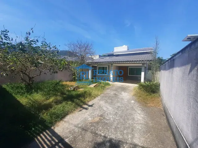 Casa 3 quartos e 2 banheiros, para alugar, no bairro Condado de Maricá em Maricá