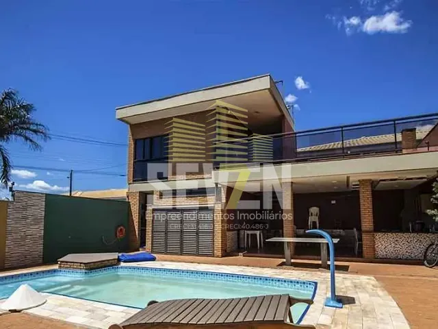 Casa com 600m² 3 quartos e 3 banheiros, à venda, no bairro Centro em Arealva