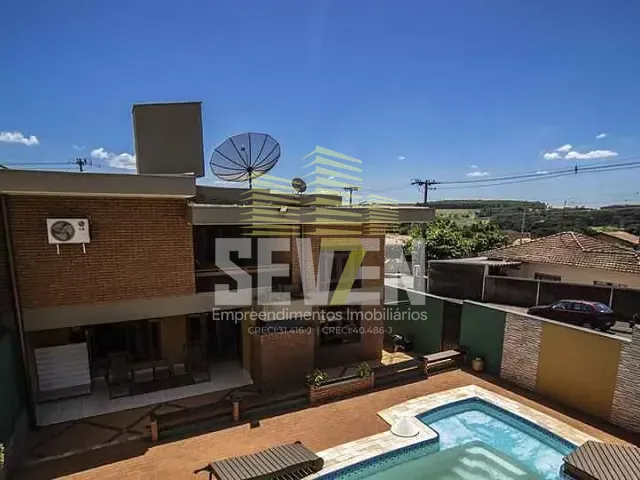 Casa com 600m² 3 quartos e 3 banheiros, à venda, no bairro Centro em Arealva