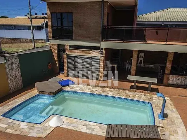 Casa com 600m² 3 quartos e 3 banheiros, à venda, no bairro Centro em Arealva