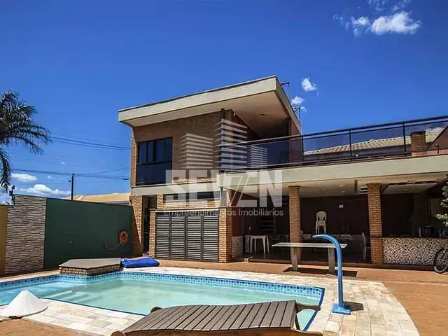 Casa com 600m² 3 quartos e 3 banheiros, à venda, no bairro Centro em Arealva