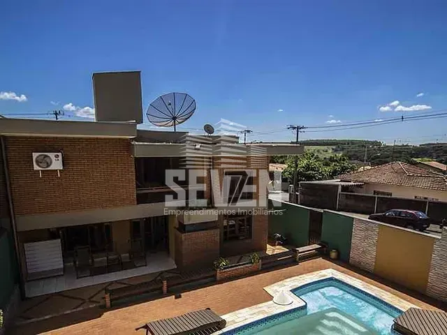Casa com 600m² 3 quartos e 3 banheiros, à venda, no bairro Centro em Arealva