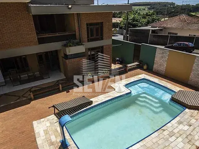 Casa com 600m² 3 quartos e 3 banheiros, à venda, no bairro Centro em Arealva