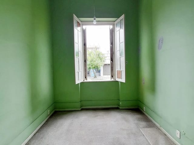 Casa 2 quartos e 1 banheiro, à venda, no bairro Centro em Pelotas