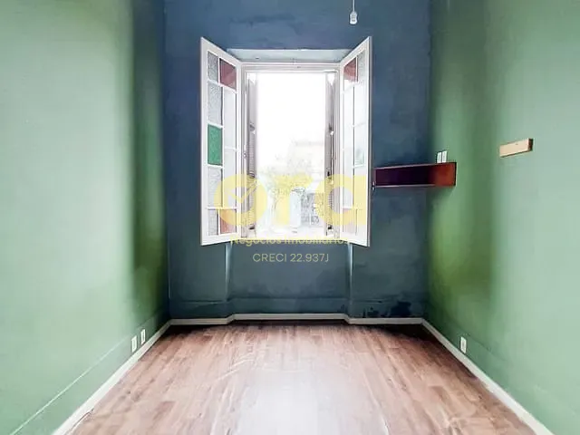 Casa 2 quartos e 1 banheiro, à venda, no bairro Centro em Pelotas