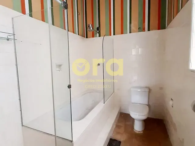 Casa 2 quartos e 1 banheiro, à venda, no bairro Centro em Pelotas