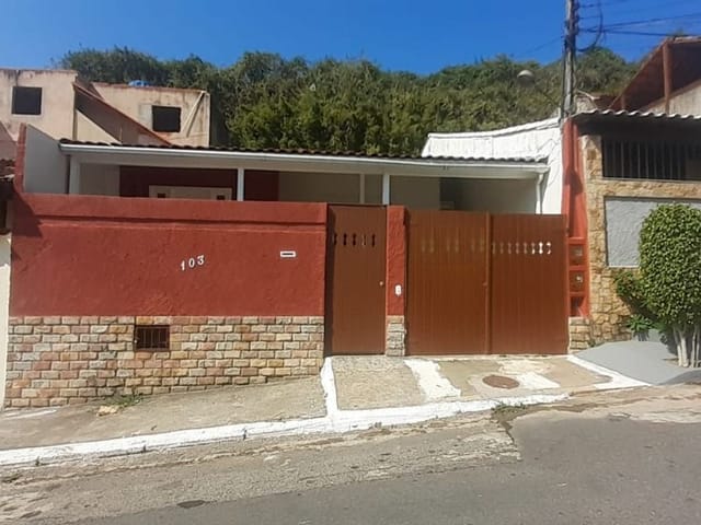 Casa 2 quartos e 2 banheiros, à venda, no bairro Nova Macaé em Macaé