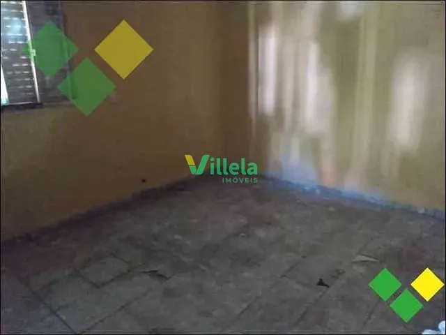 Casa à venda, no bairro Jardim Pinheirinho em Itaquaquecetuba