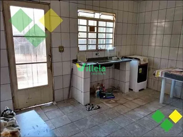 Casa à venda, no bairro Jardim Pinheirinho em Itaquaquecetuba