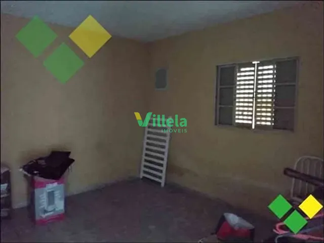 Casa à venda, no bairro Jardim Pinheirinho em Itaquaquecetuba