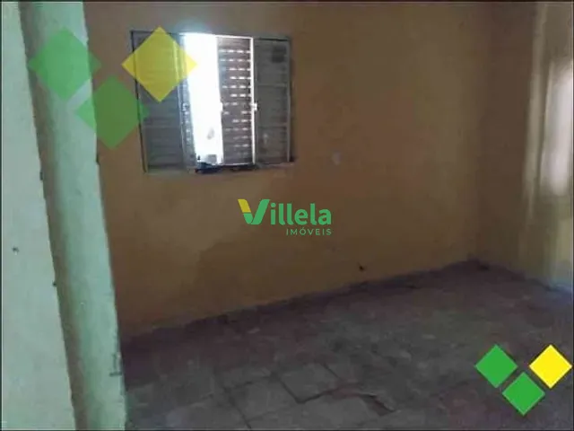 Casa à venda, no bairro Jardim Pinheirinho em Itaquaquecetuba