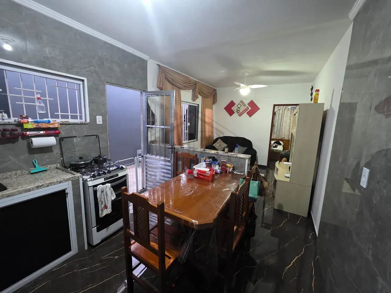 Casa à venda com 2 quartos, 125m² - Foto 2