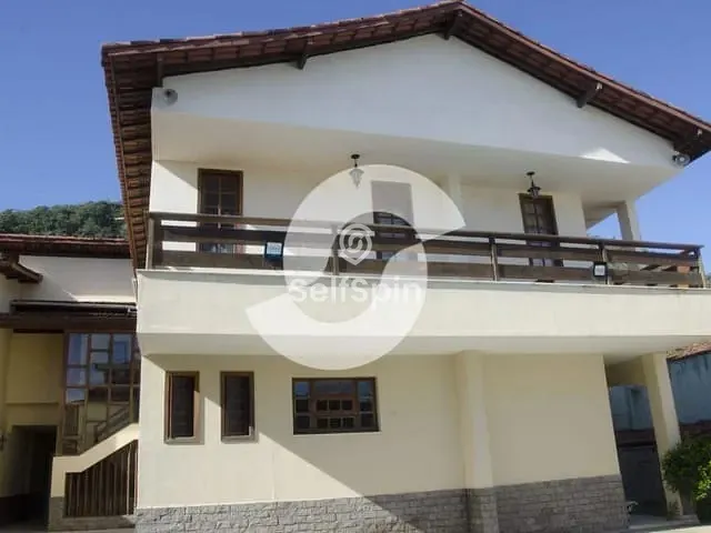 Casa 8 quartos e 6 banheiros, para alugar, no bairro Itaipu em Niterói