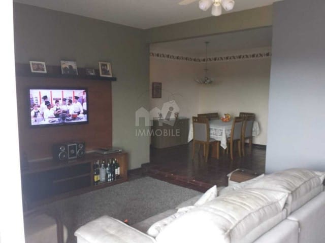 Casa com 1200m², à venda, no bairro Itaipava em Petrópolis