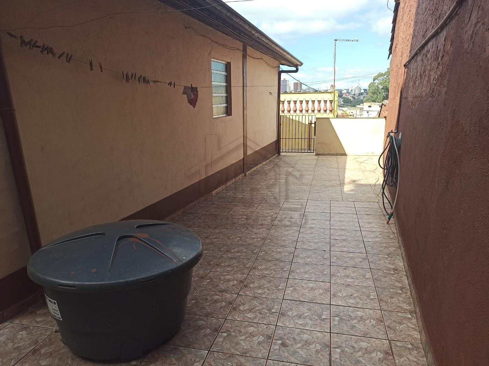 Casa à venda com 3 quartos, 262m² - Foto 4