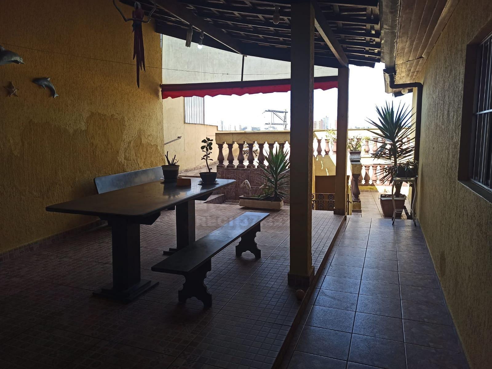 Casa à venda com 3 quartos, 262m² - Foto 2