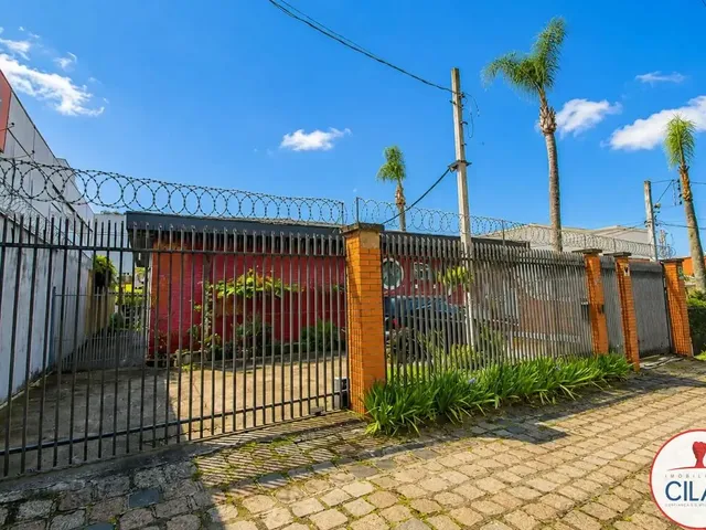 Casa com 448m² 4 quartos e 3 banheiros, à venda, no bairro Bom Retiro em Curitiba