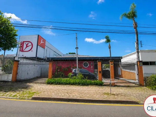 Casa com 448m² 4 quartos e 3 banheiros, à venda, no bairro Bom Retiro em Curitiba